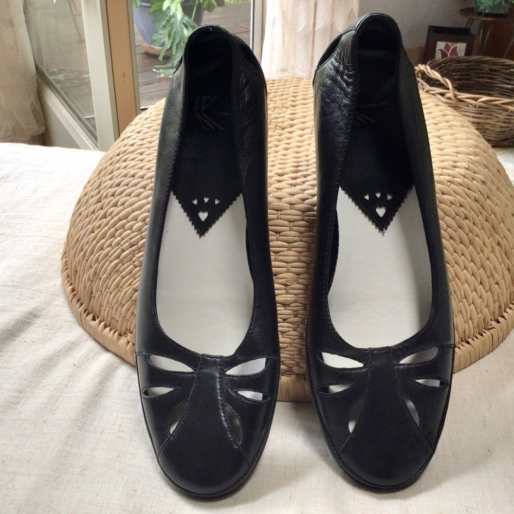 NWOT!! Rich Black Leather Flats